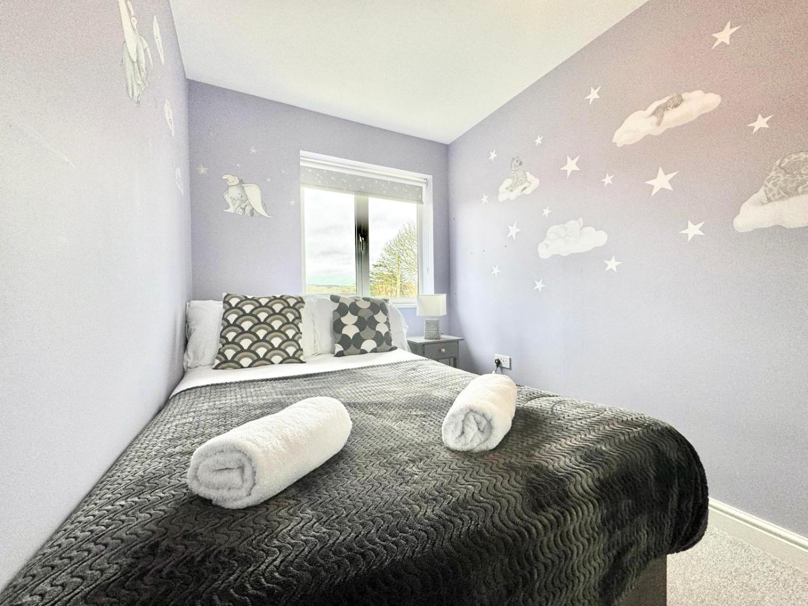 Home Centrally Located In Folkestone, Great Location For Families Or Workers Zewnętrze zdjęcie